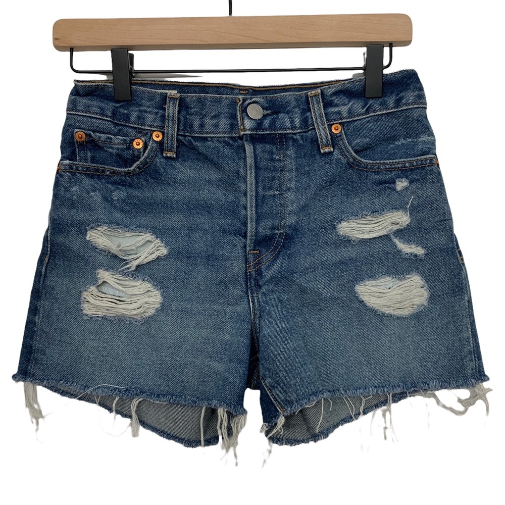 Levi’s Wedgie Shorts Distressed Denim Size 26